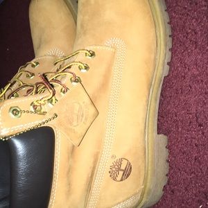 Wheat timbs ! Size 11